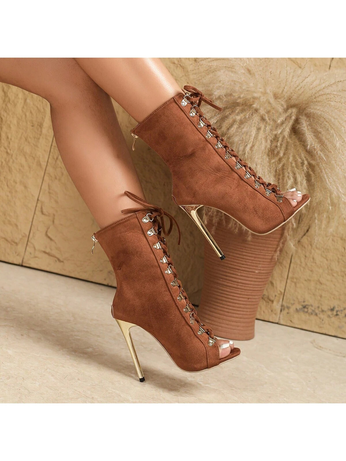 Rivet Gladiator Sandals 2025 | Rome-Inspired Peep Toe Heels 👠 | Gold Accent Lace-Up, 12cm Elegance ✨